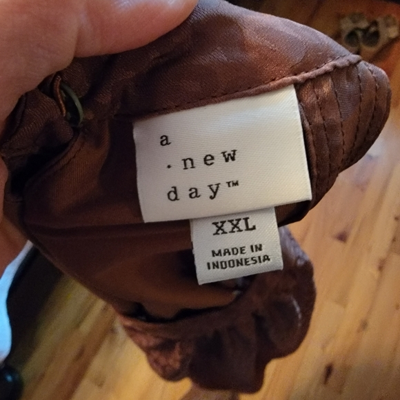 3 for 20 Silky brown leopard print high neck. - Picture 2 of 2